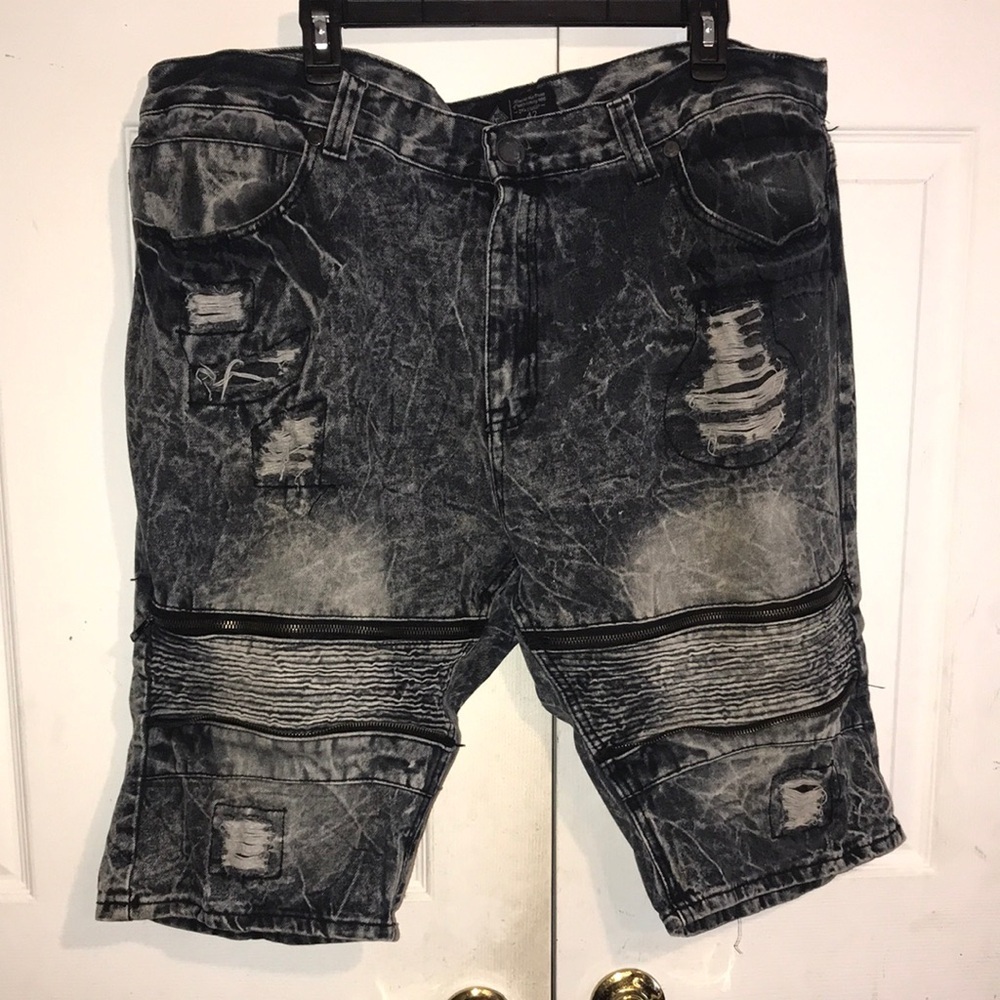 Men's Distressed Denim Shorts